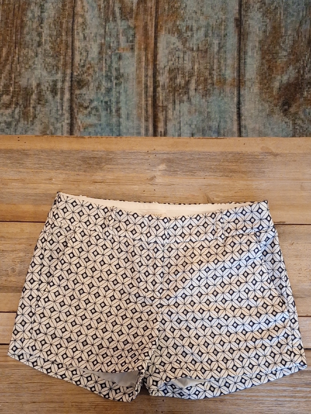 J. Crew Black & White High-Waist Geometric Pattern Shorts. Size 00